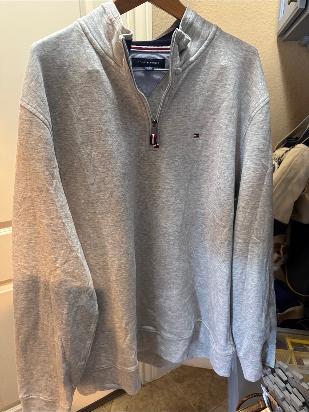 Tommy Hilfiger Men's Heather Gray Half-Zip Pullover Sweatshirt